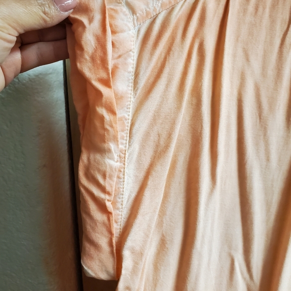 Button down - Picture 3 of 4